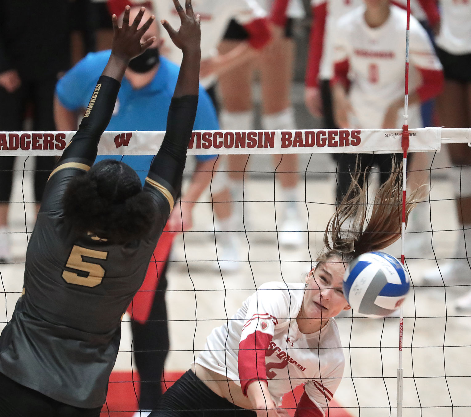 UW Iowa Vball 01-10062021201021